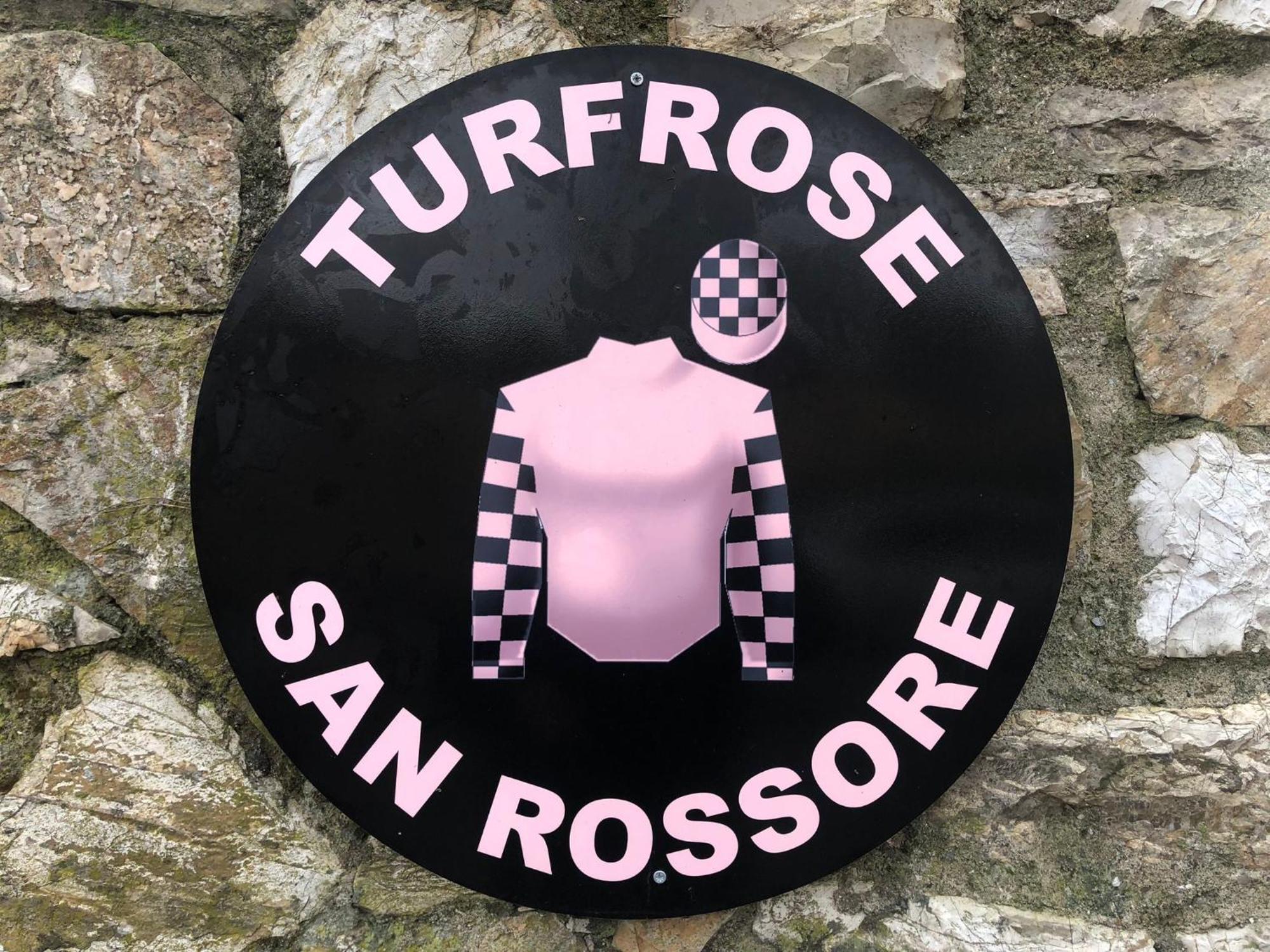 Turfrose Di San Rossore A Pisa By Zoom In Earth Extérieur photo